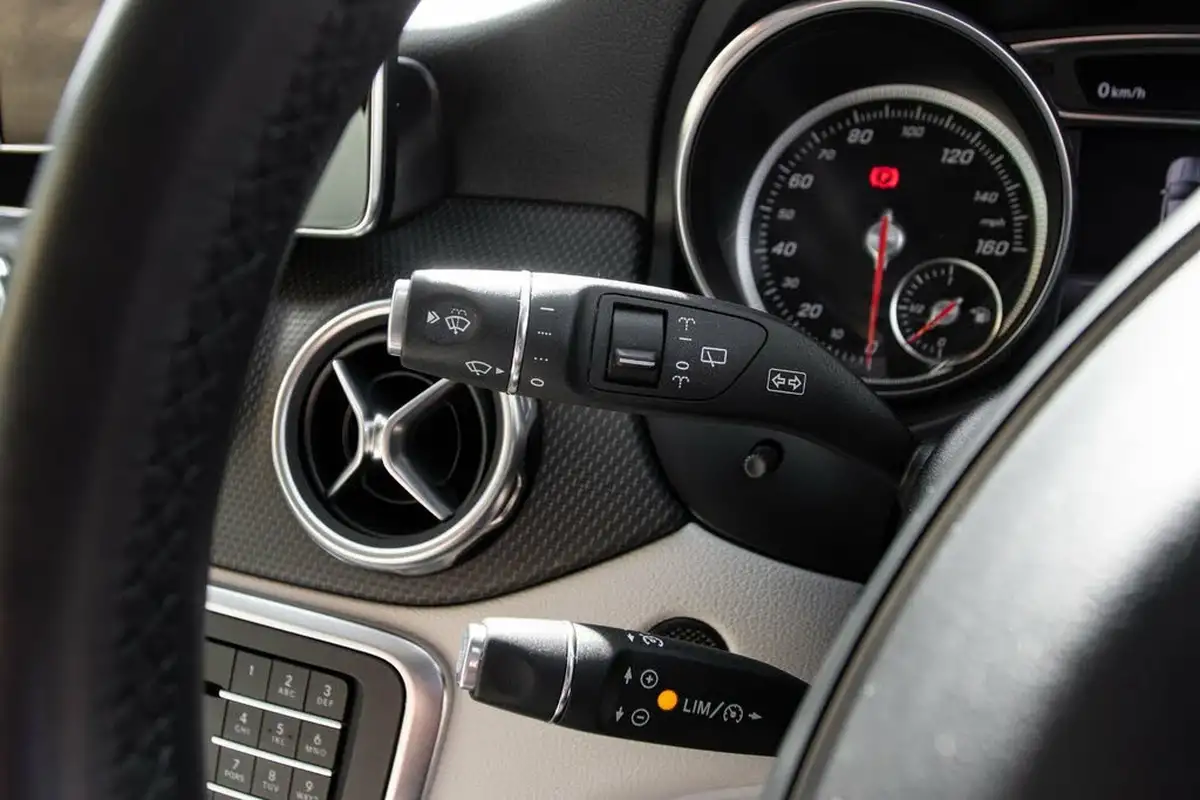 2018-mercedes-benz-gla-class-16-gla-200-se-156ps-executive-7g-dct-big-16