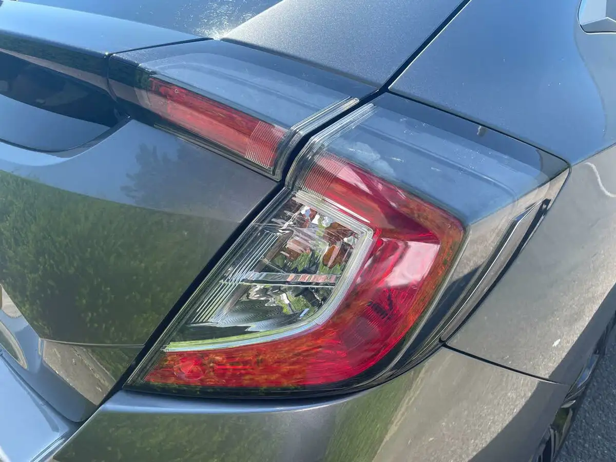 2018-honda-civic-15-vtec-turbo-prestige-cvt-big-31