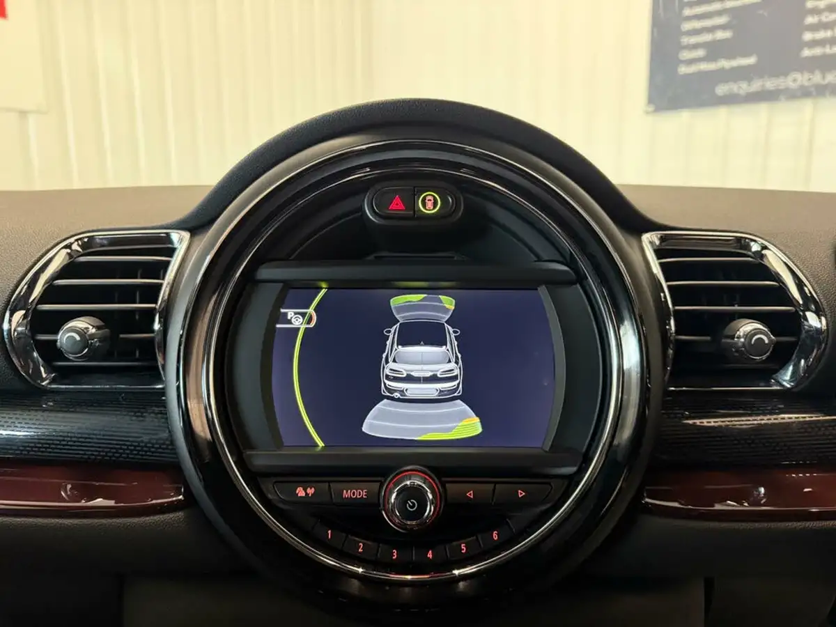 2015-mini-clubman-15-cooper-auto-big-32