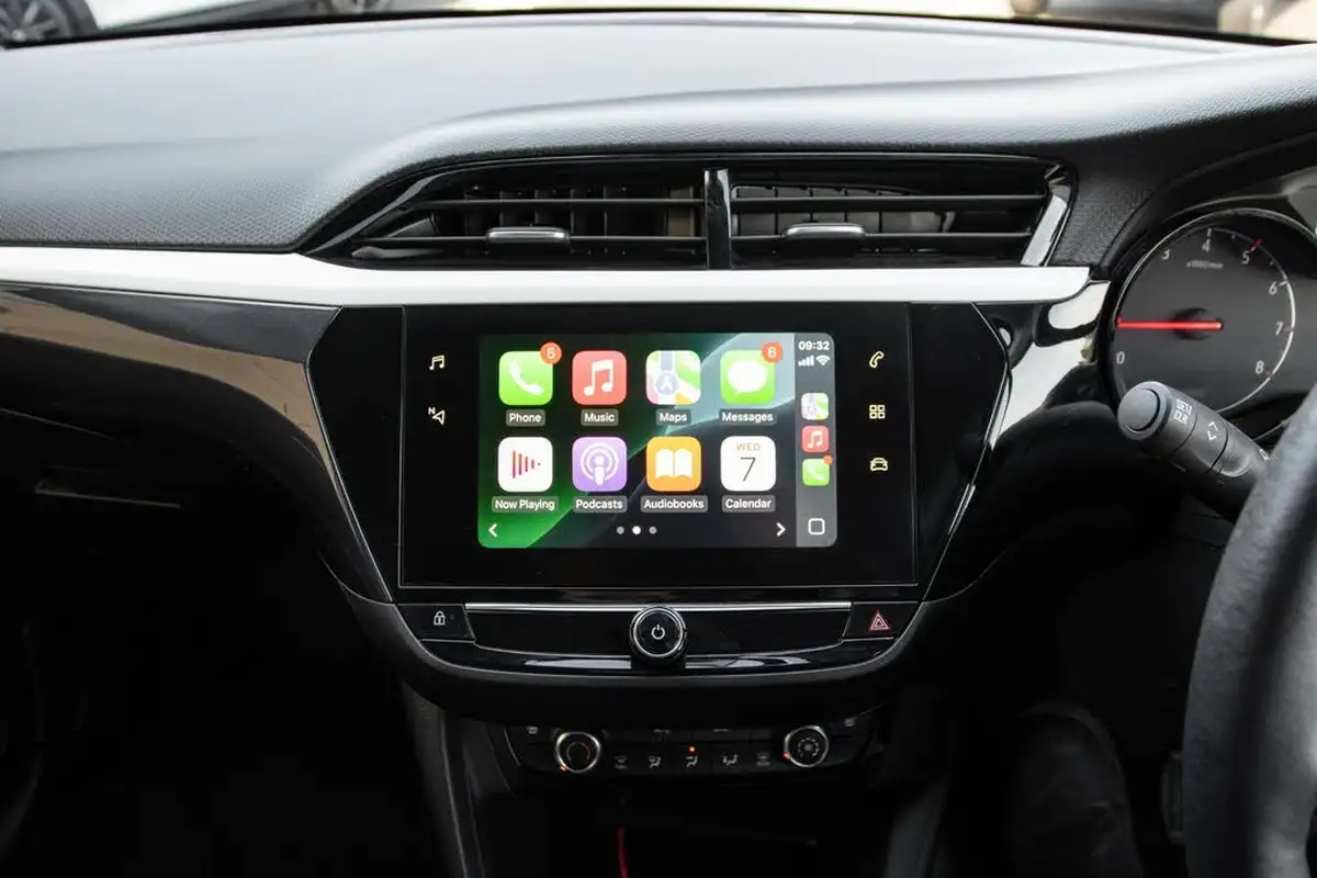 2021-vauxhall-corsa-12-turbo-griffin-edition-big-27