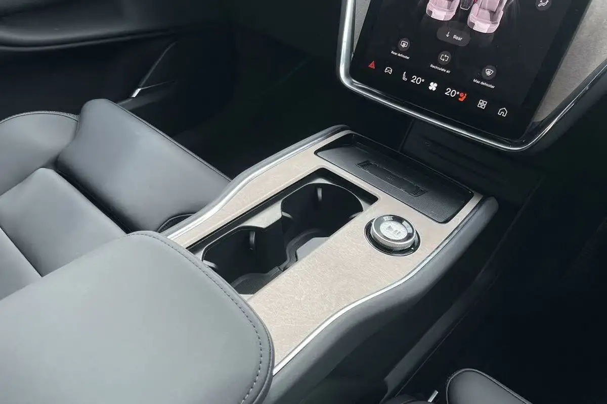 2025-volvo-ex90-e-twin-motor-performance-ultra-big-50