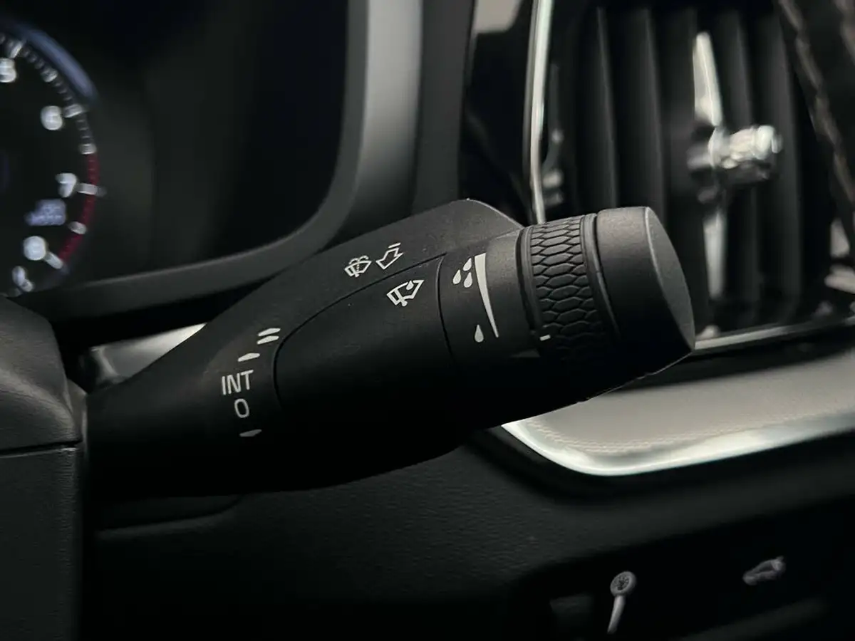 2020-volvo-s60-20-t5-r-design-plus-big-28