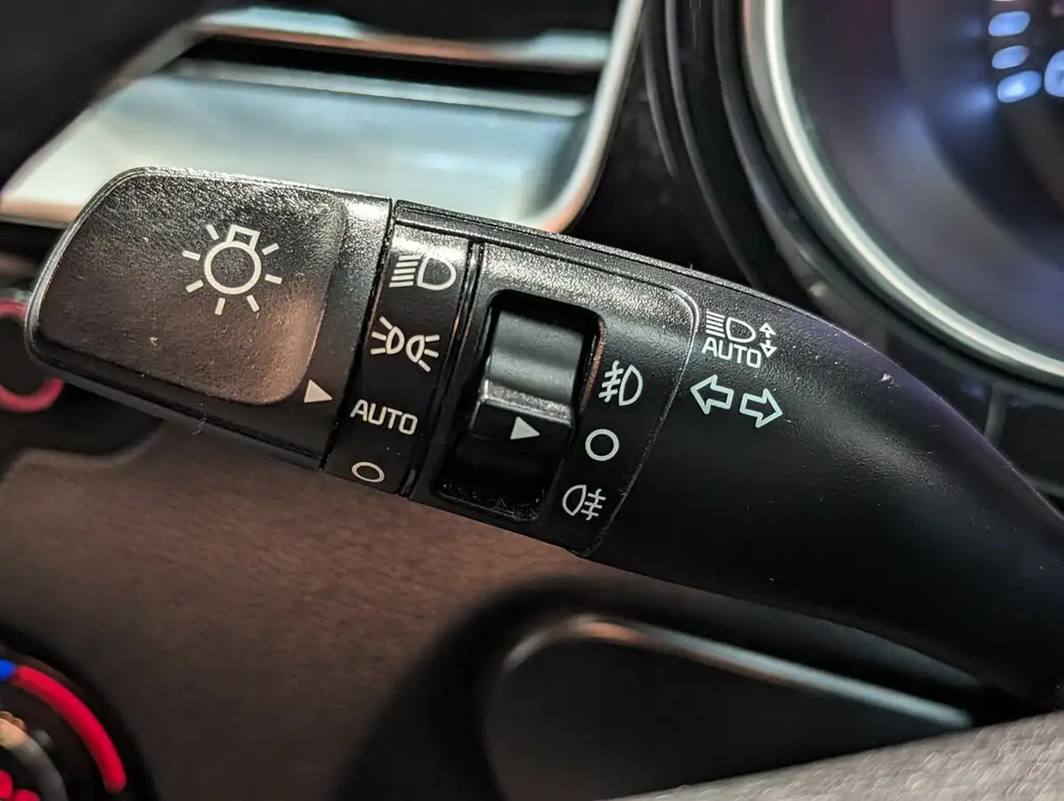 2019-kia-ceed-10-t-gdi-3-hatchback-big-16