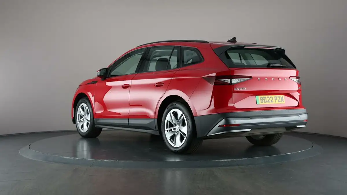 2022-skoda-enyaq-e-60-big-74