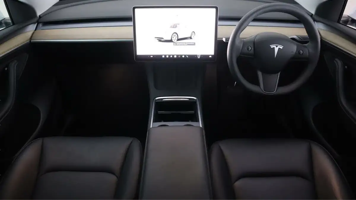 2022-tesla-model-y-e-rwd-big-13