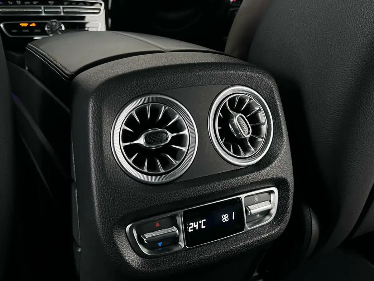 2021-mercedes-benz-g-class-40-g63-amg-big-22