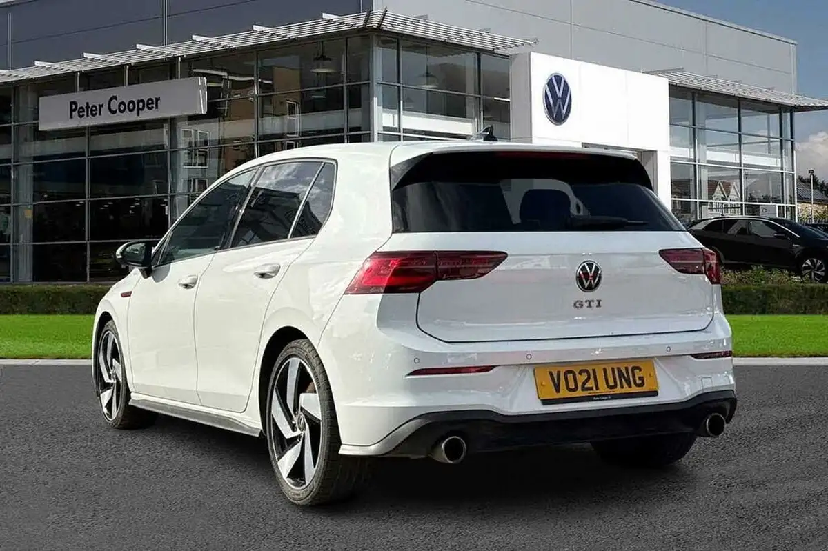 2021-volkswagen-golf-20-tsi-gti-big-2