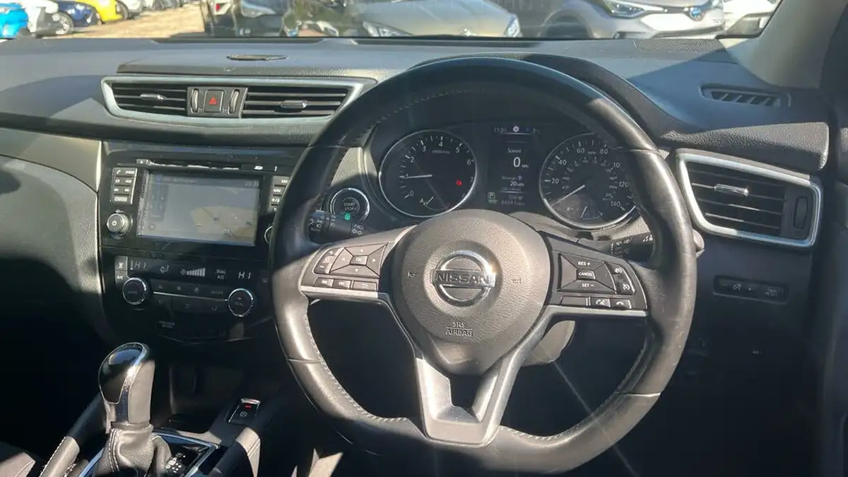 2018-nissan-qashqai-12-dig-t-n-connecta-glass-roof-pack-xtronic-cvt-big-7