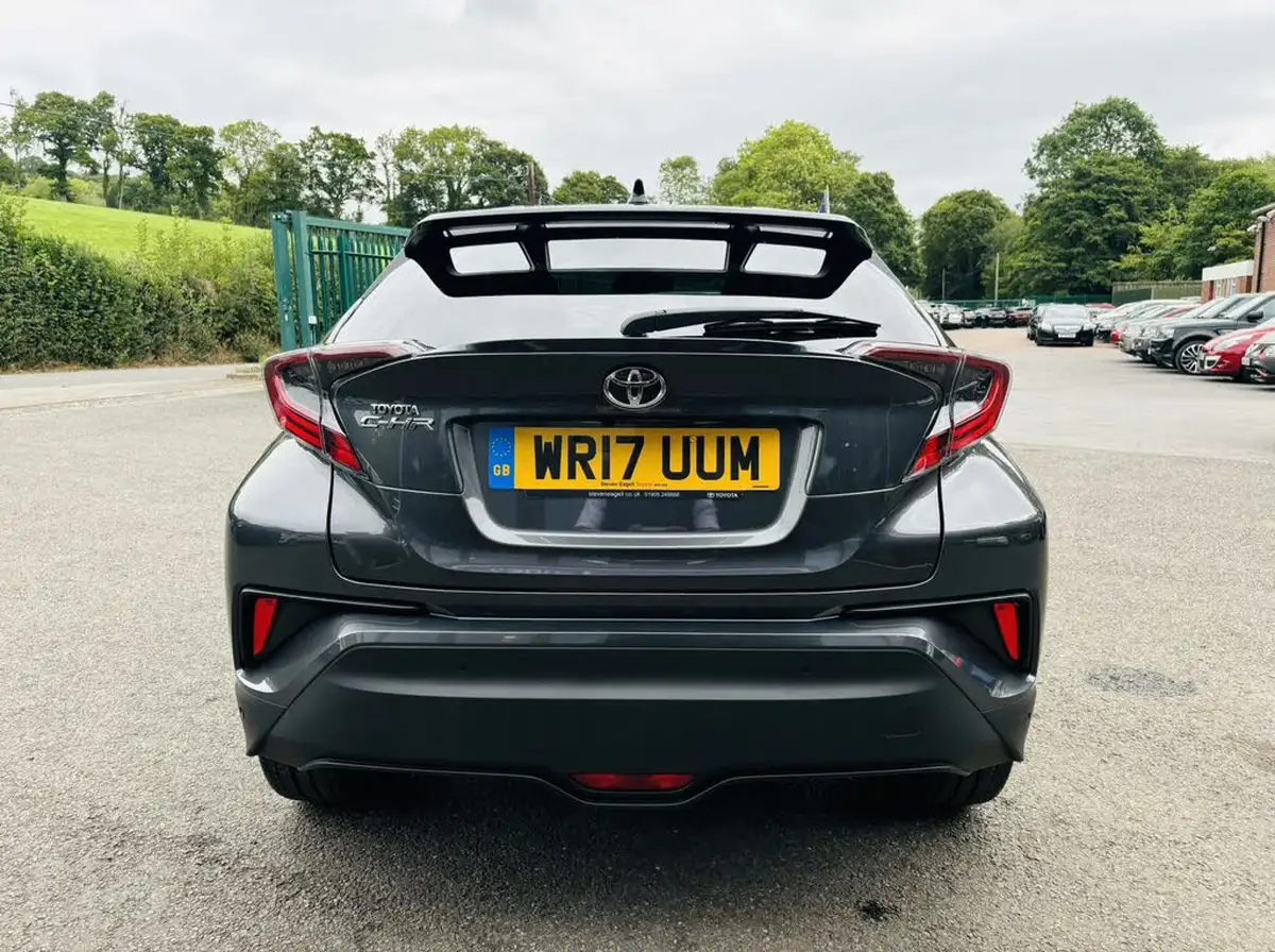 2017-toyota-c-hr-12-dynamic-big-22