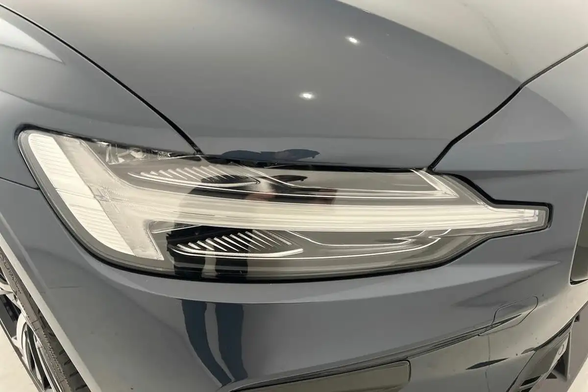 2025-volvo-v60-20-b4-plus-station-wagon-big-17