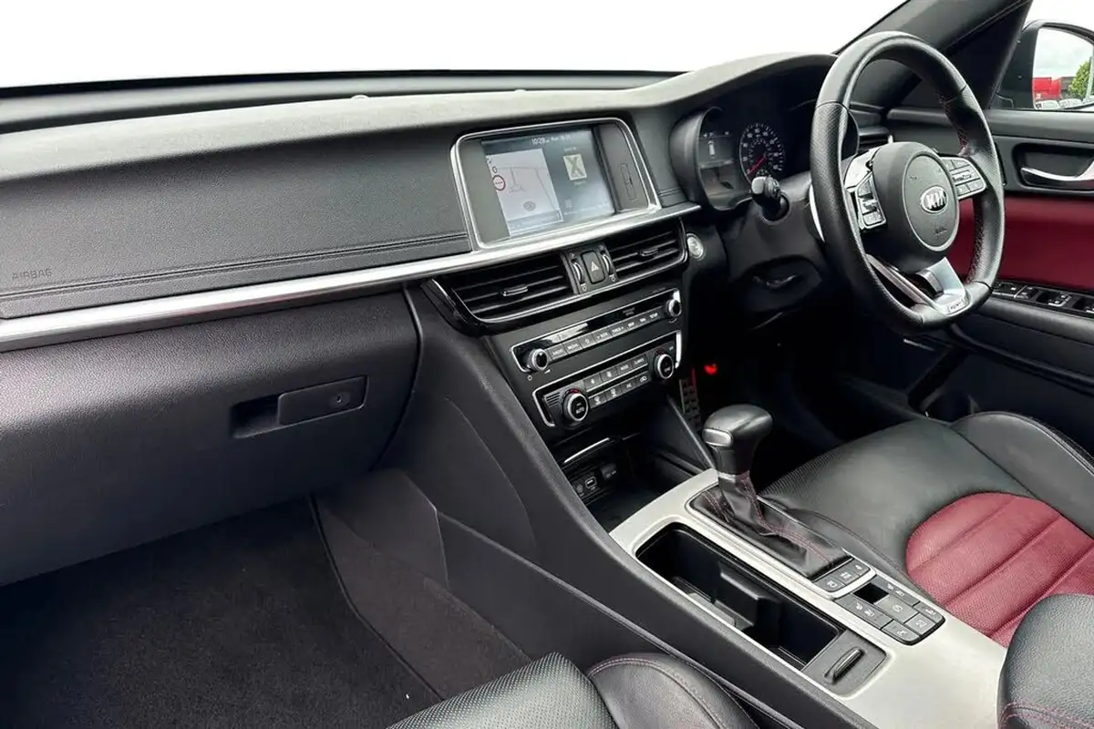 2018-kia-optima-20-t-gdi-gt-big-14