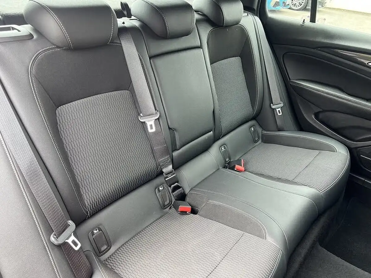 2019-vauxhall-insignia-grand-sport-15-turbo-sri-vx-line-nav-ss-auto-big-14