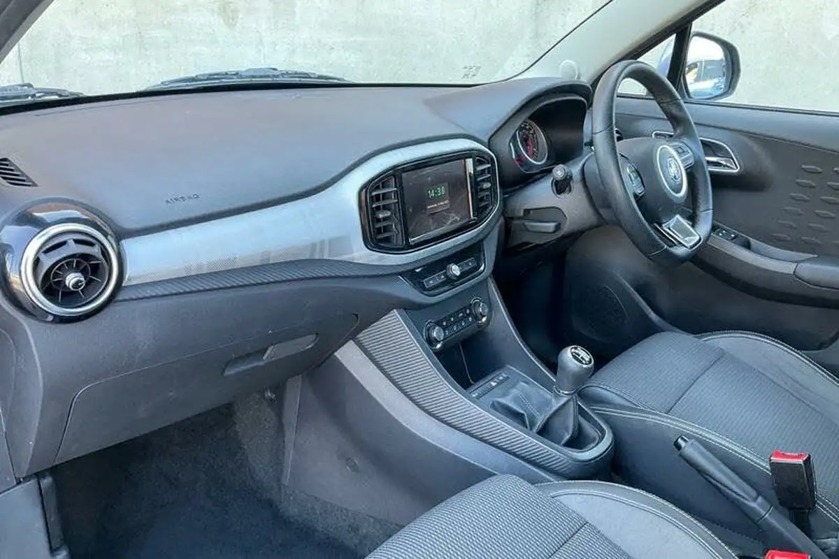 2022-mg-mg3-15-vti-tech-exclusive-nav-big-17