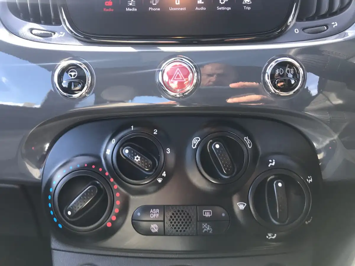 2022-fiat-500-10-dolcevita-big-16