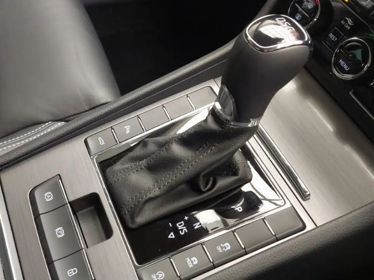 2019-skoda-superb-20-tsi-se-l-hatchback-big-16