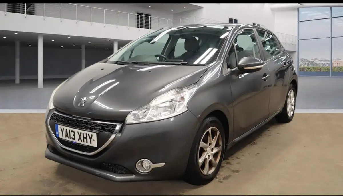 2013-peugeot-208-12-active-5d-big-1