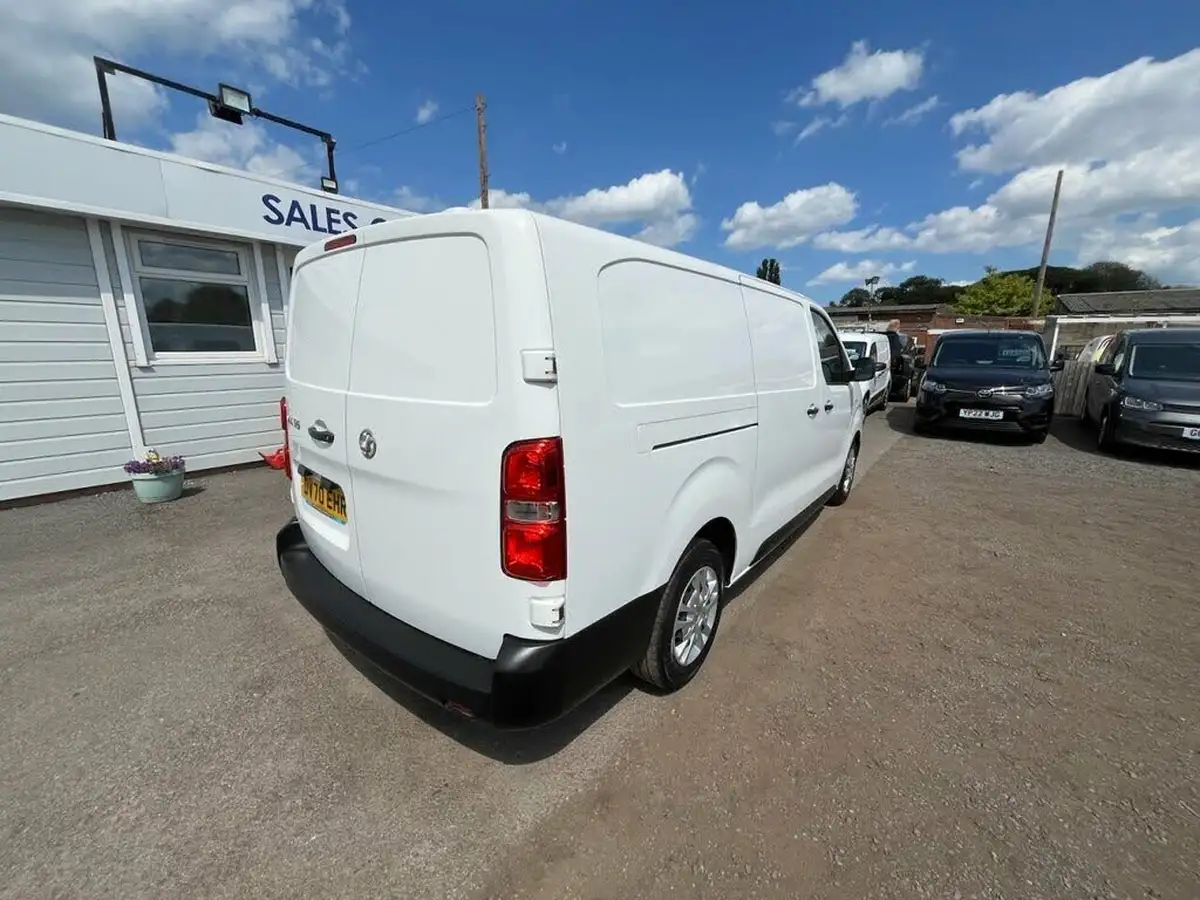 2020-vauxhall-vivaro-20td-3100-l2h1-dynamic-big-8
