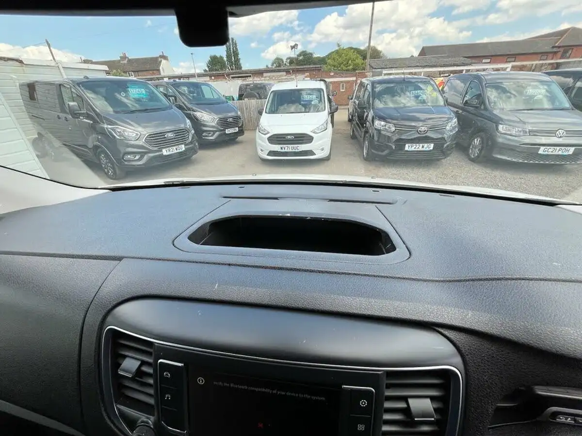 2020-vauxhall-vivaro-20td-3100-l2h1-dynamic-big-32