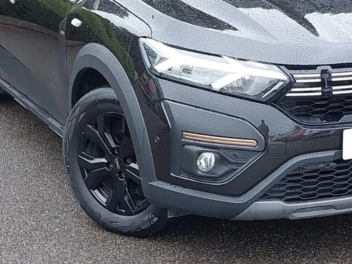 2024-dacia-sandero-stepway-10-tce-extreme-90bhp-big-8