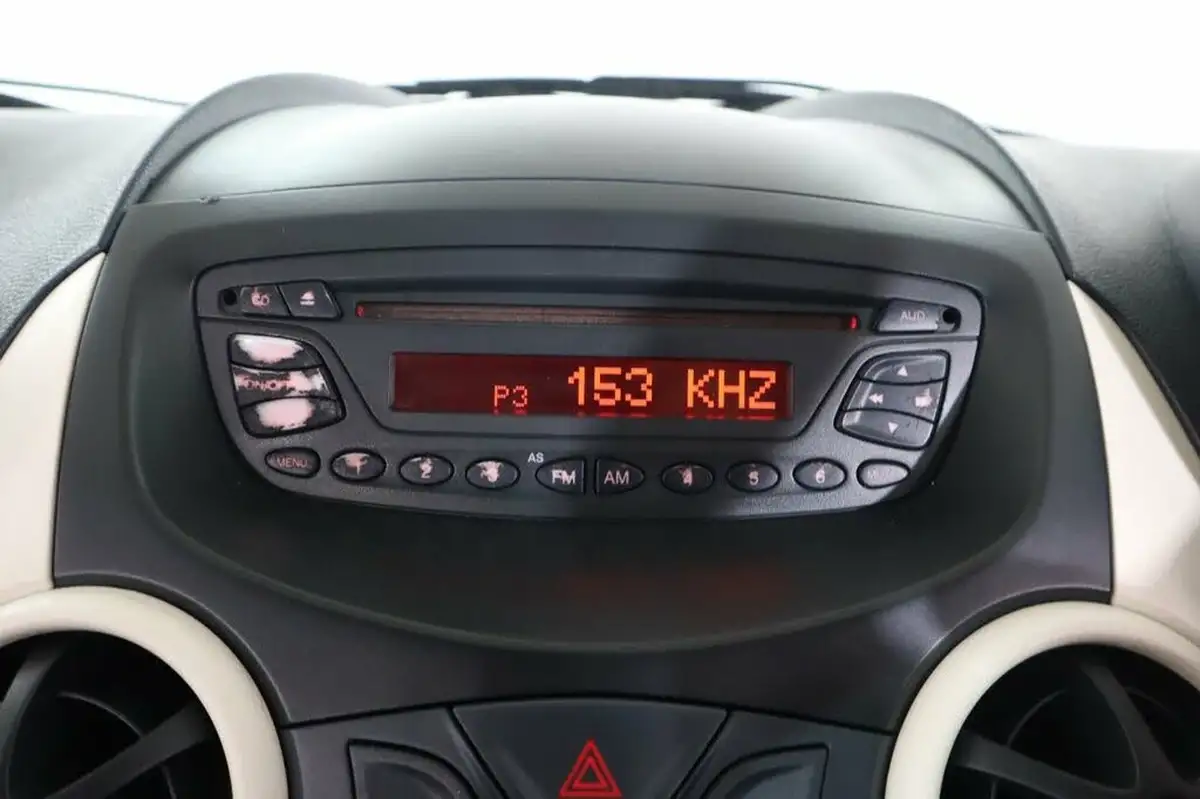 2009-ford-ka-12-studio-big-42