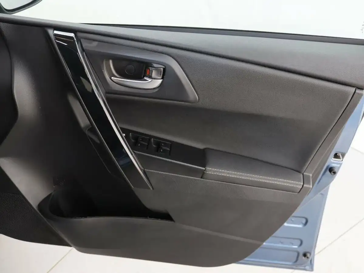 2018-toyota-auris-18-vvt-i-hsd-excel-pan-roof-hatchback-big-27