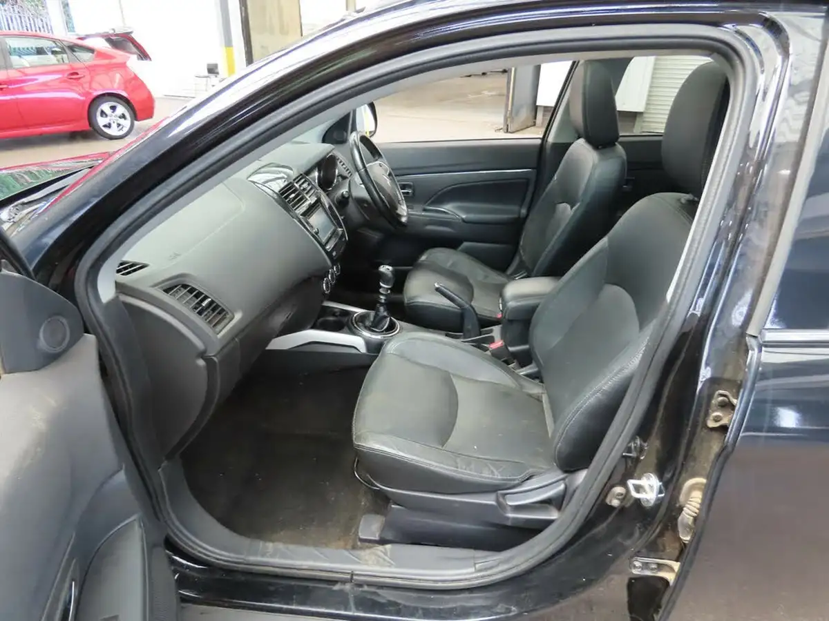 2014-mitsubishi-asx-18td-4wd-big-7