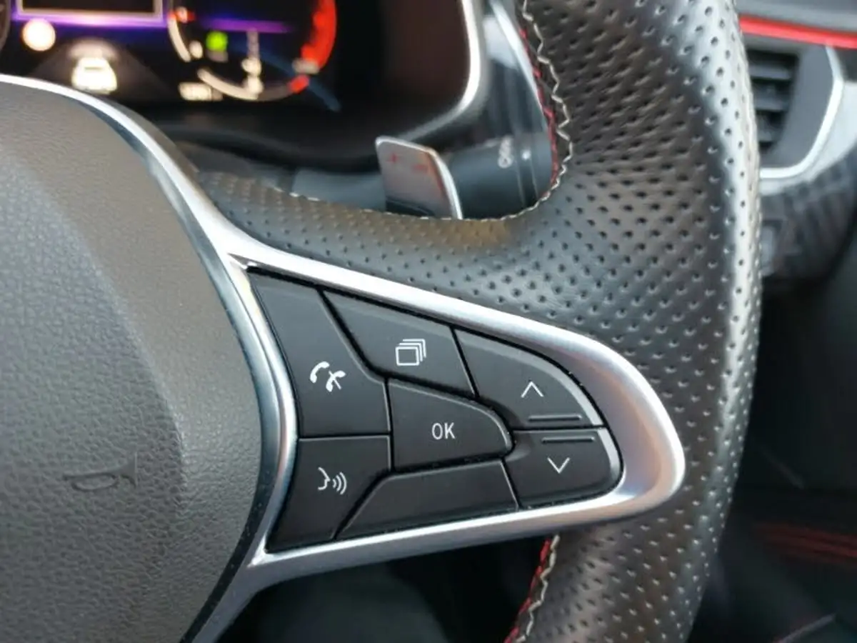 2023-renault-arkana-13-tce-rs-line-big-16