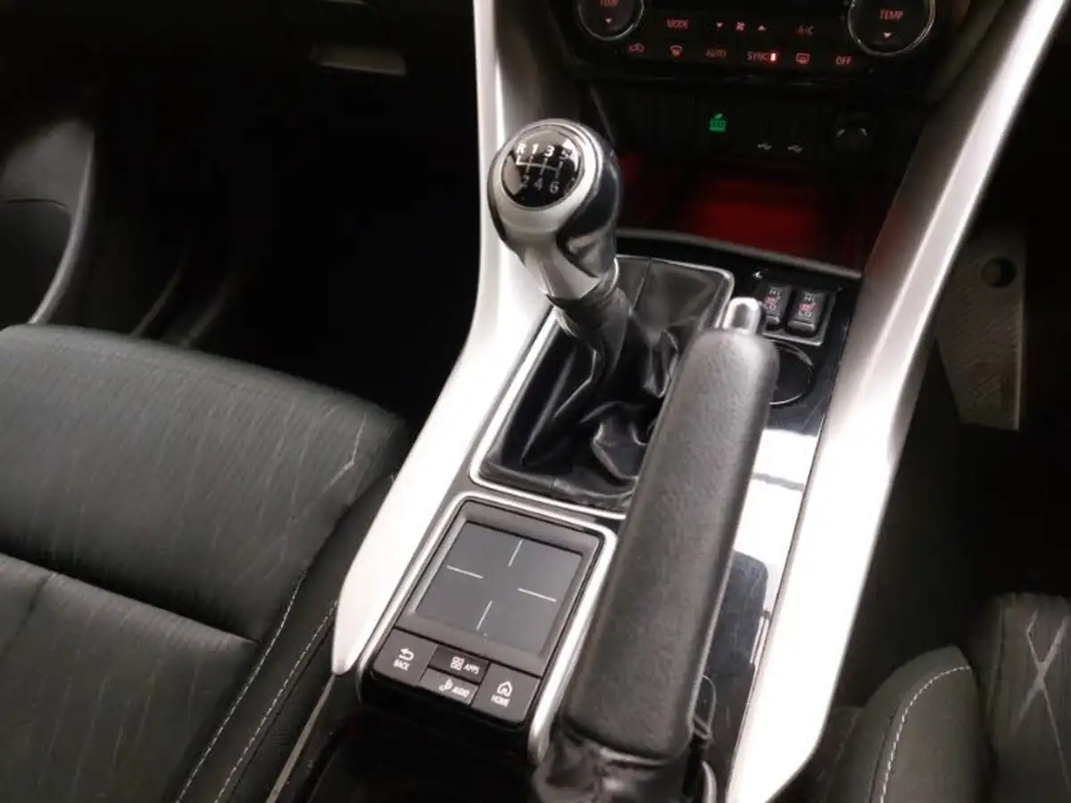 2018-mitsubishi-eclipse-cross-15-3-big-14