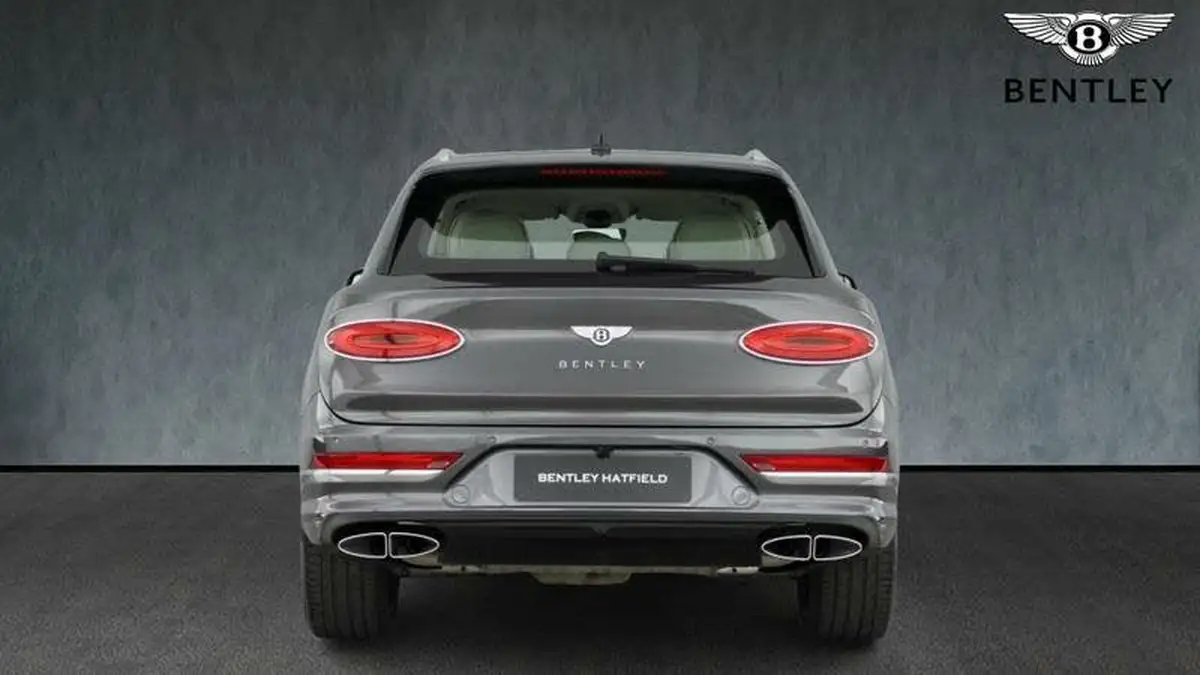 2023-bentley-bentayga-40-v8-big-8