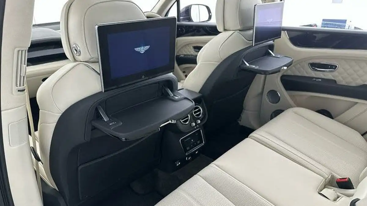 2023-bentley-bentayga-40-v8-big-36