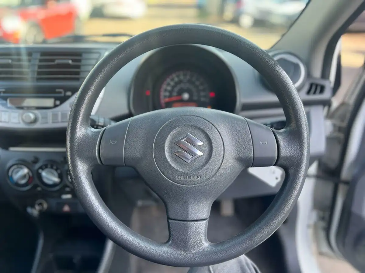 2014-suzuki-alto-10-sz-big-23