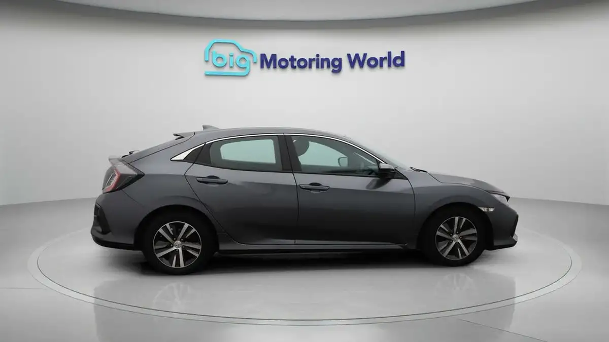 2021-honda-civic-10-vtec-turbo-se-hatchback-5d-big-8