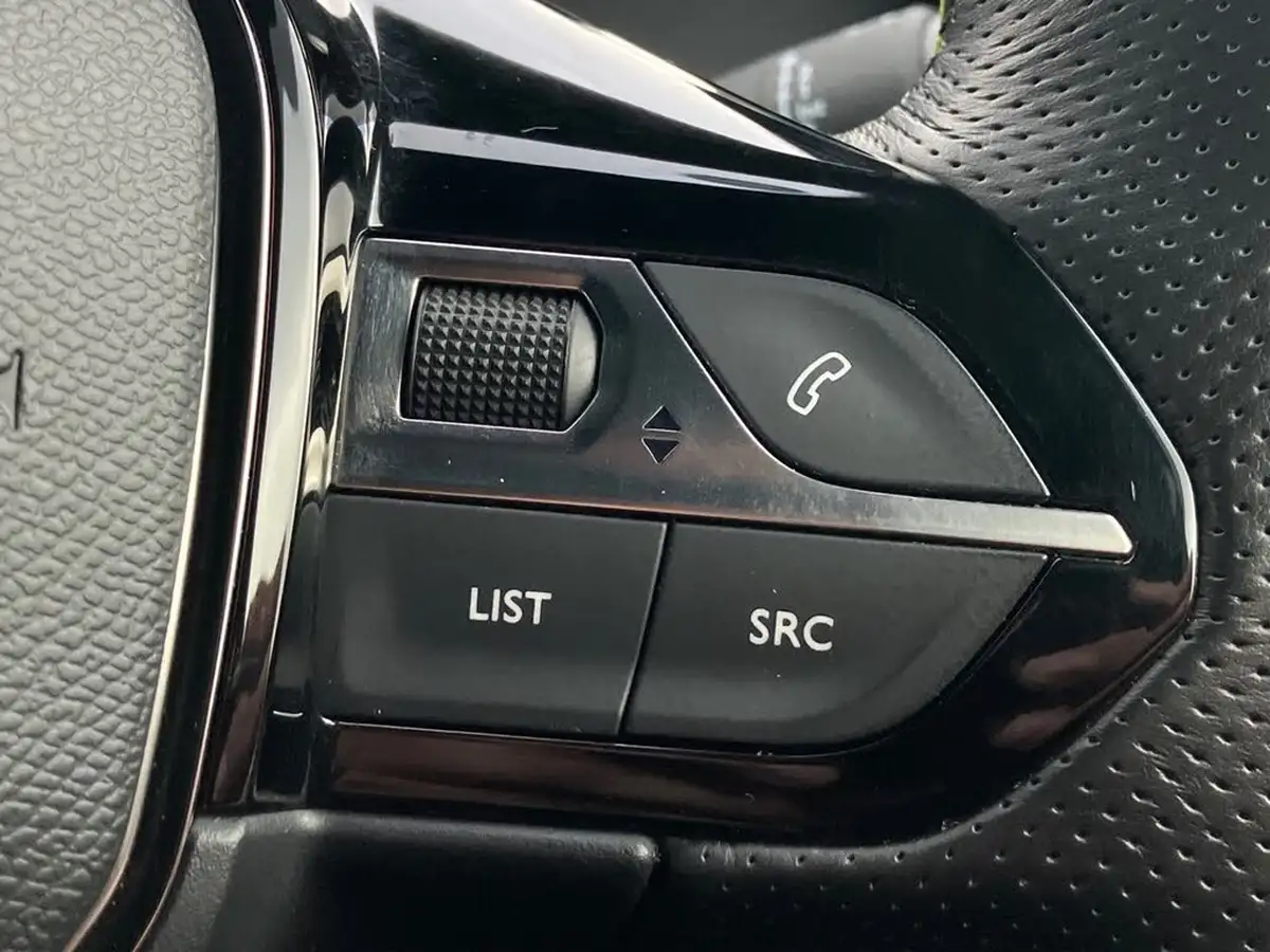 2021-peugeot-208-e-gt-premium-big-27