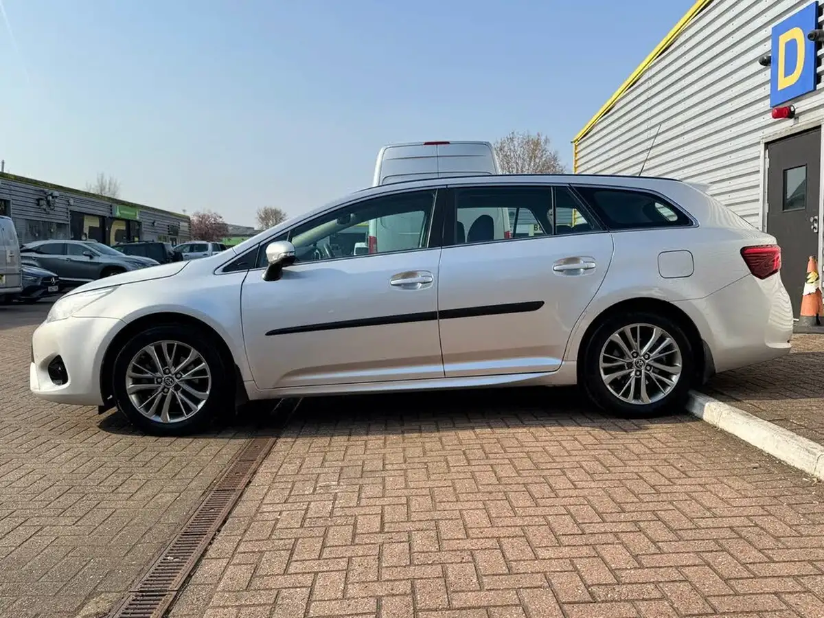 2016-toyota-avensis-18-v-matic-business-edition-touring-sports-5d-cvt-big-40