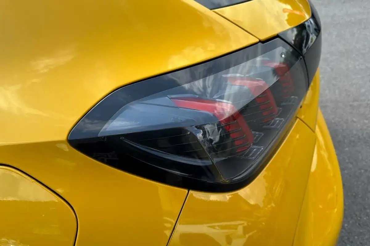 2022-peugeot-208-15-bluehdi-gt-100ps-big-34