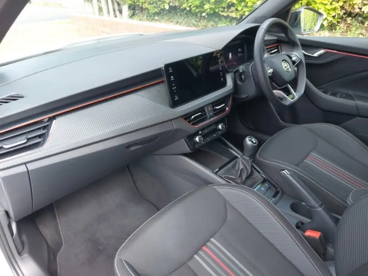 2024-skoda-kamiq-10-tsi-monte-carlo-116ps-big-4