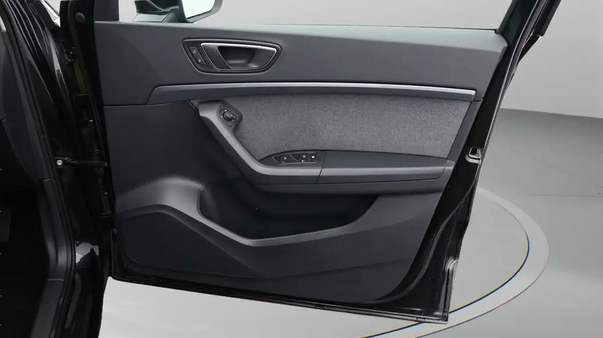 2022-seat-ateca-15-ecotsi-se-technology-big-14