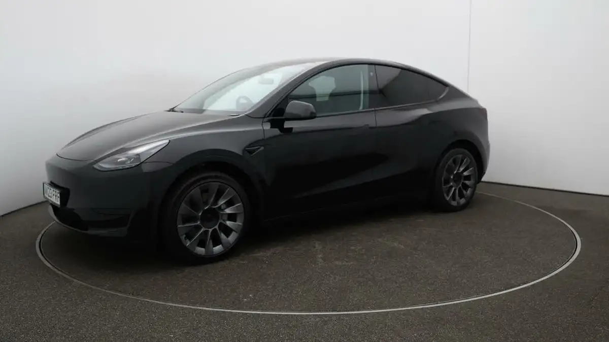 2023-tesla-model-y-e-rwd-big-63