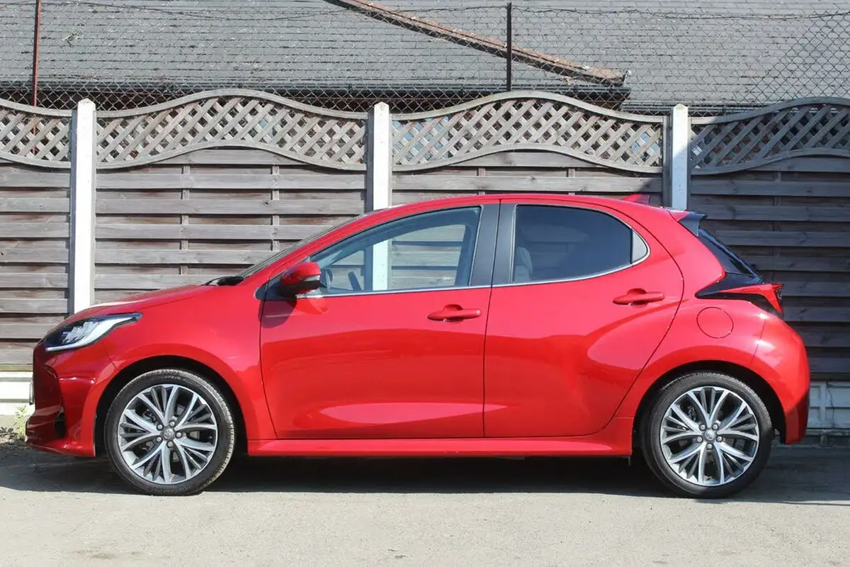 2022-toyota-yaris-cross-15-vvt-i-excel-city-packpan-roof-big-18