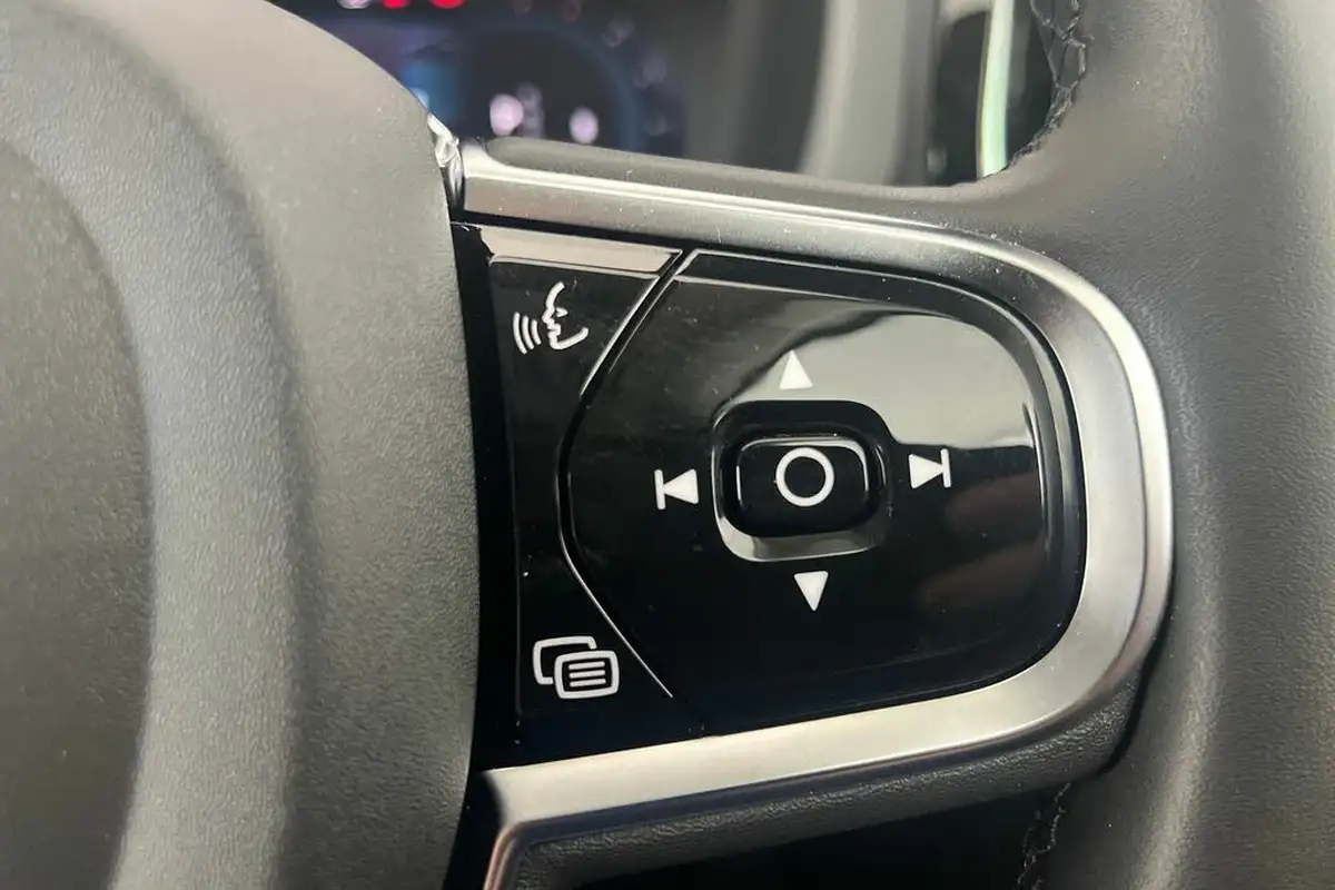 2024-volvo-xc60-20-b5-plus-big-11