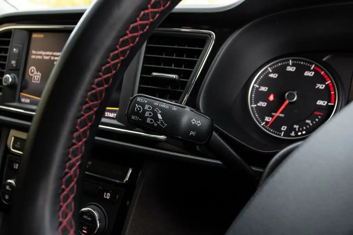 2018-seat-leon-14-tsi-fr-technology-hatchback-5d-big-16
