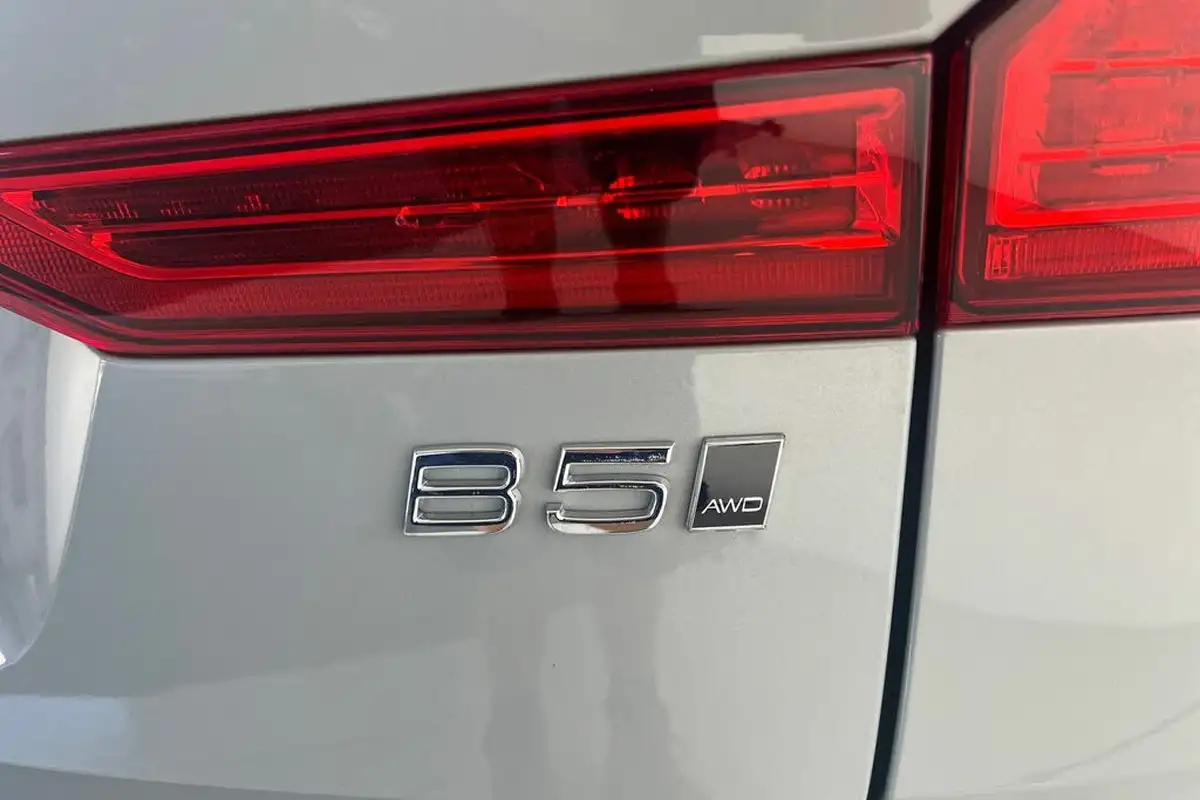 2024-volvo-xc60-20-b5-plus-big-35