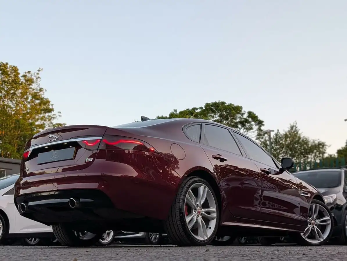 2016-jaguar-xf-30td-s-big-8
