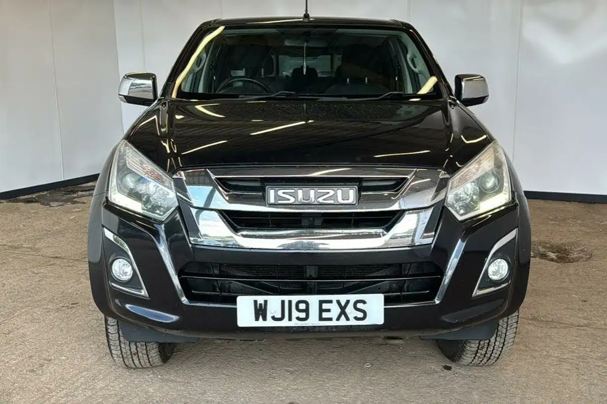 2019-isuzu-d-max-19td-yukon-double-pickup-auto-big-4