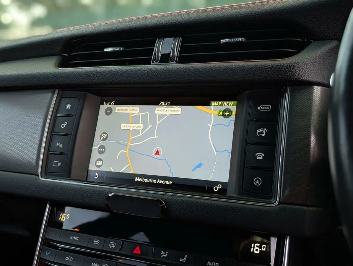 2016-jaguar-xf-30td-s-big-60