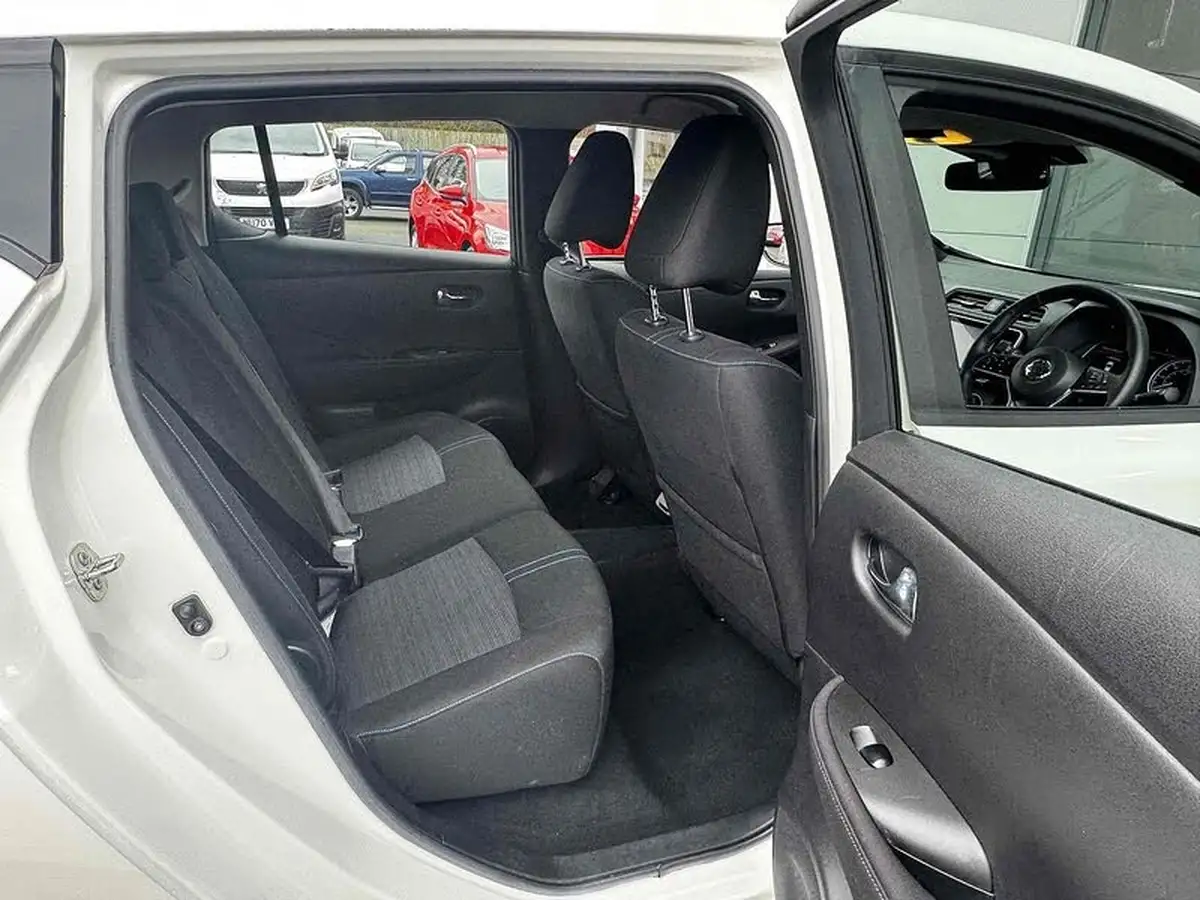 2022-nissan-leaf-e-acenta-big-30