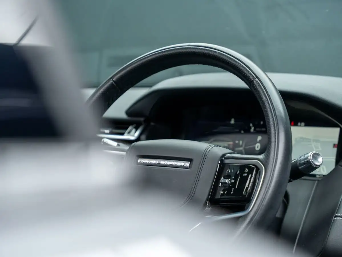 2022-land-rover-range-rover-velar-30-d300-r-dynamic-hse-big-30