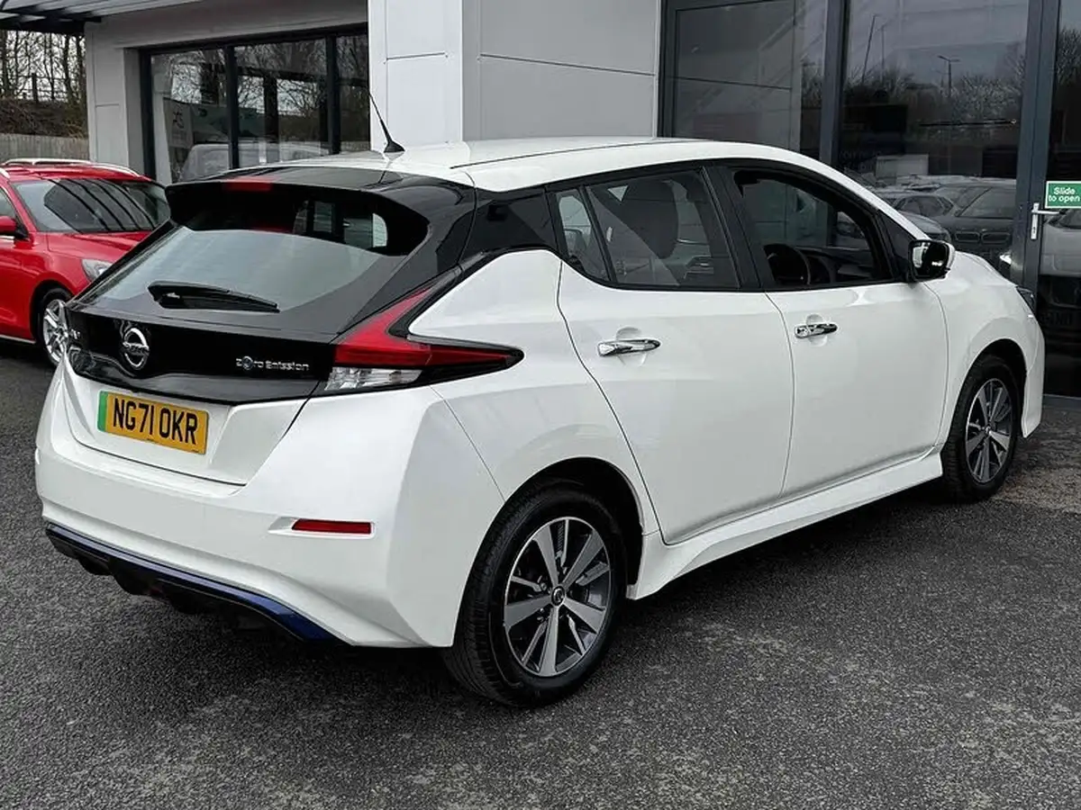 2022-nissan-leaf-e-acenta-big-6