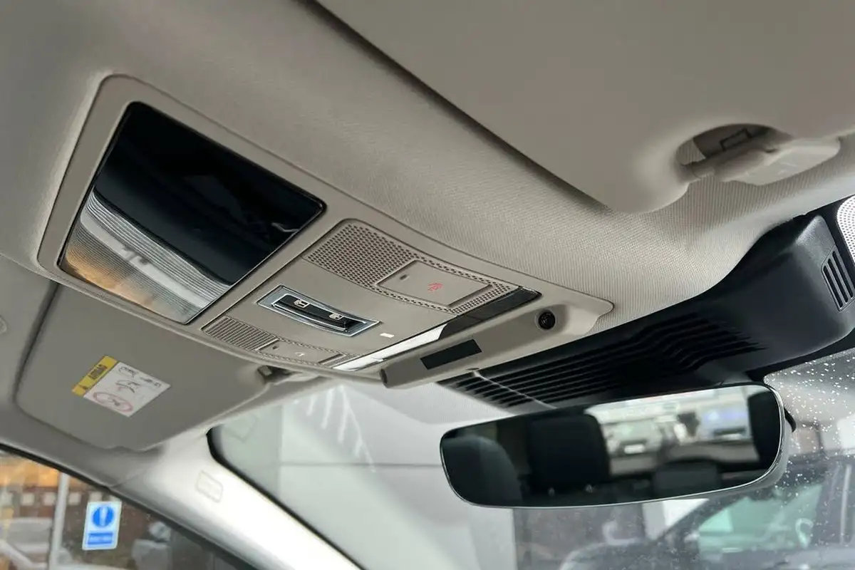 2024-land-rover-discovery-sport-15-p300e-s-big-52