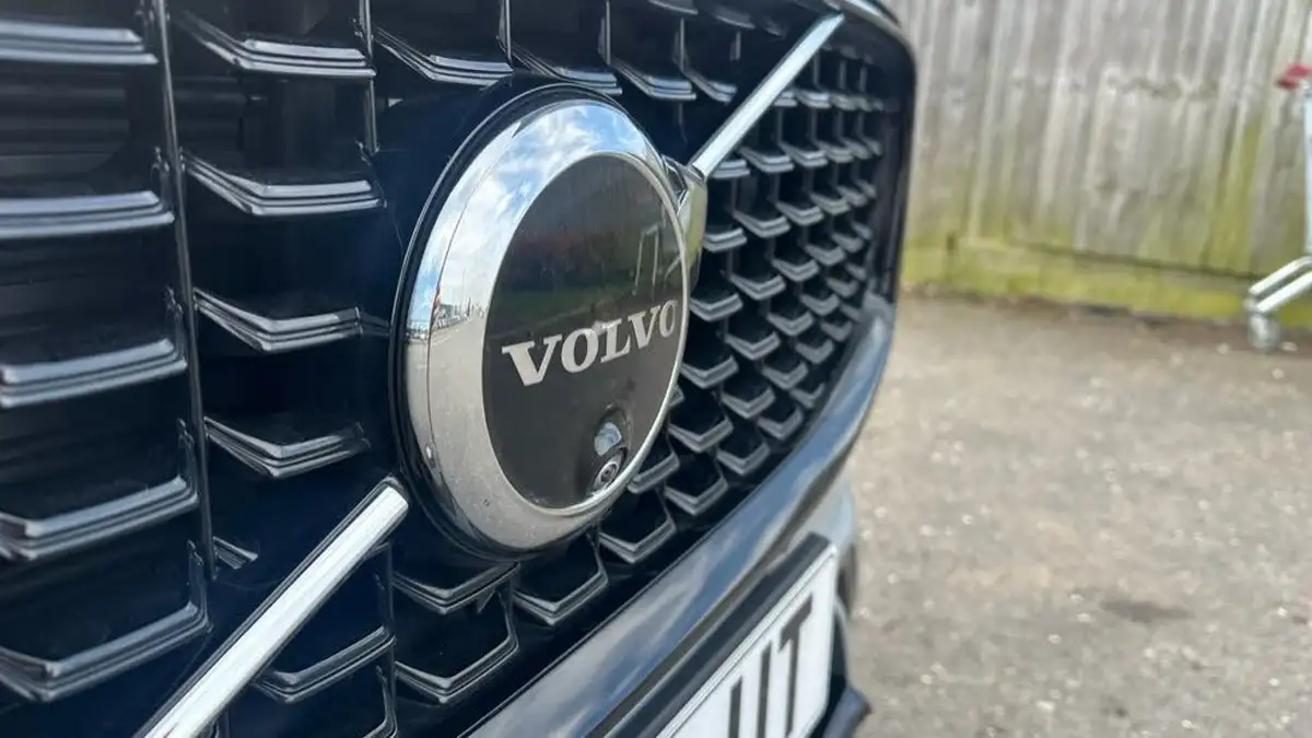 2023-volvo-xc60-20td-b4-plus-big-21